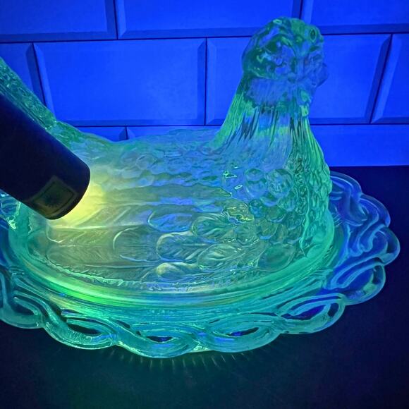 Mosser Buffet Blue Carnival Hen on Nest *GLOWS* - Picture 2 of 8